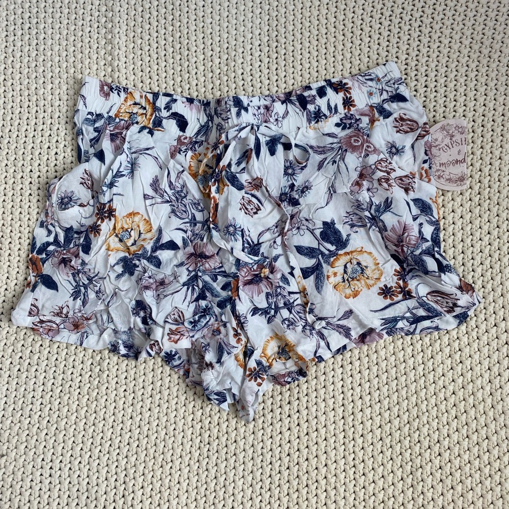 Gypsies & Moondust High Waist Floral Shorts - White and Blue